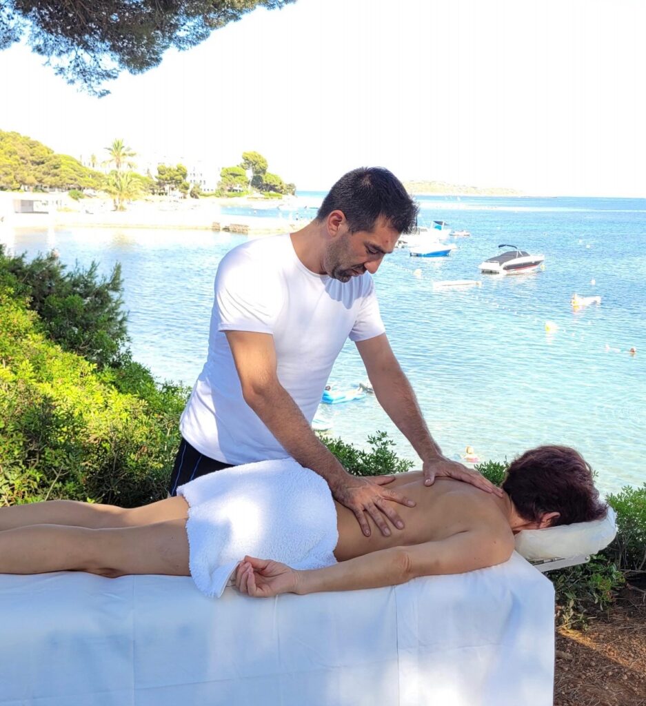 Mauricio Giving a Massage