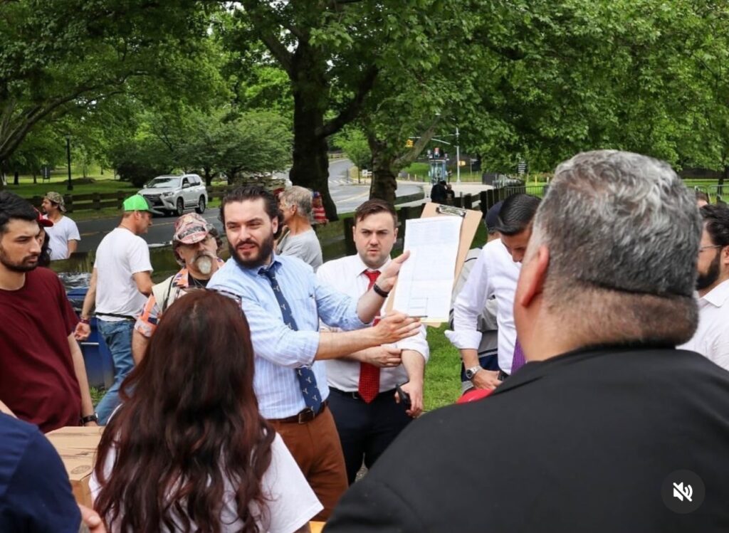 Stefano Forte Talks to Petitioners